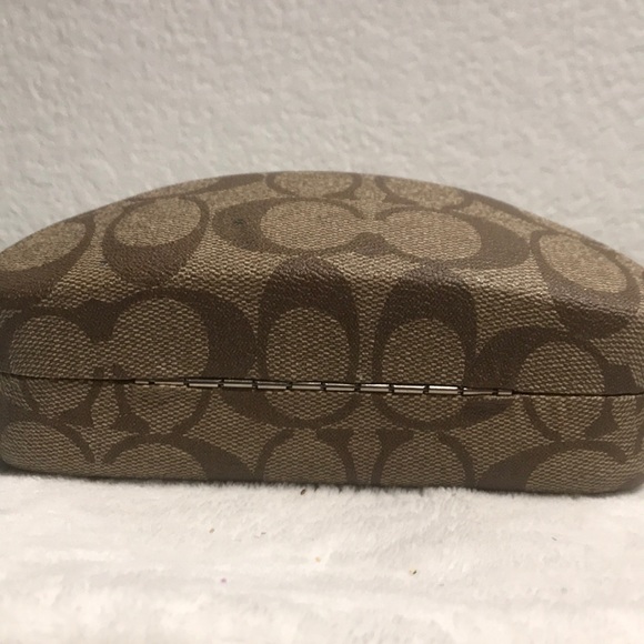 Coach case - Picture 3 of 3